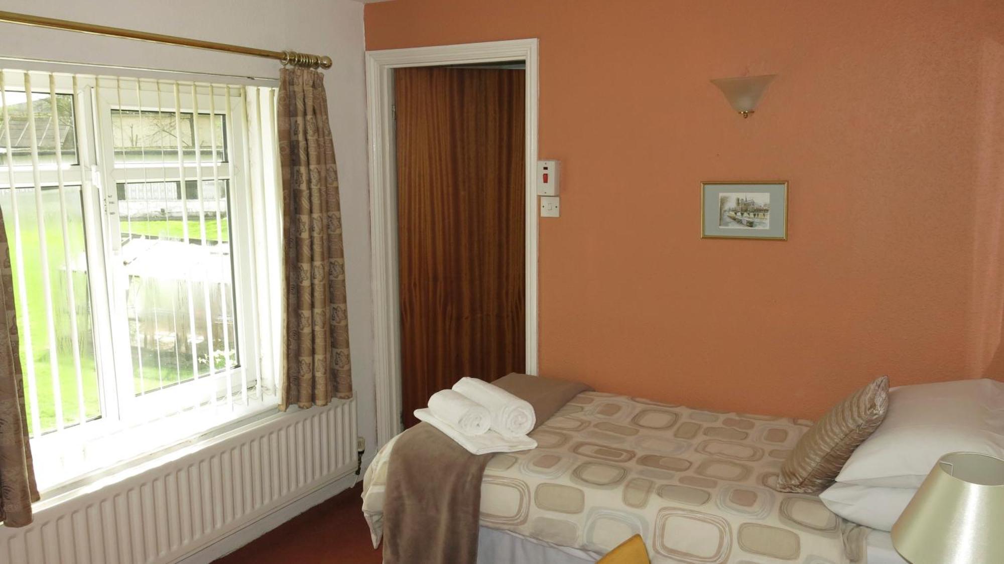 Broadwell Guest House Meriden  Szoba fotó
